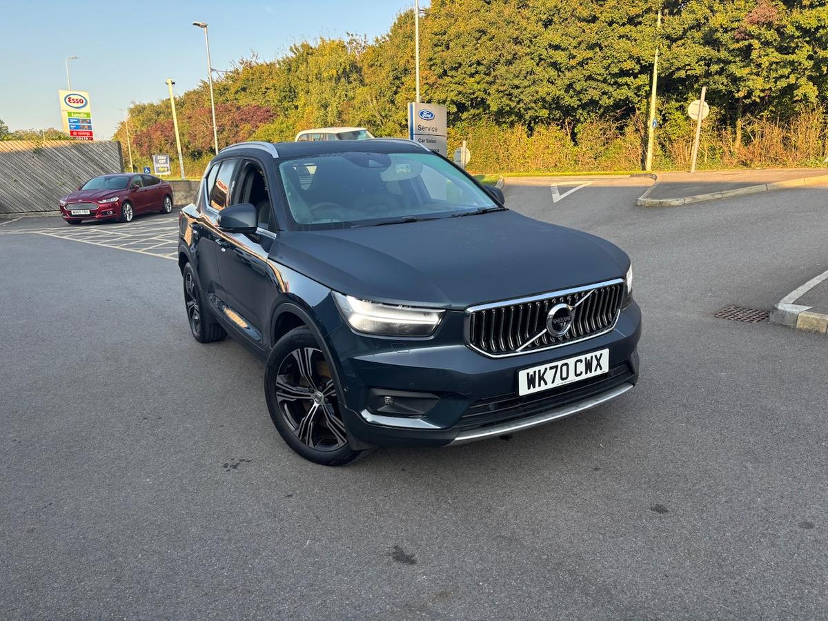 Main listing image - Volvo XC40 Recharge