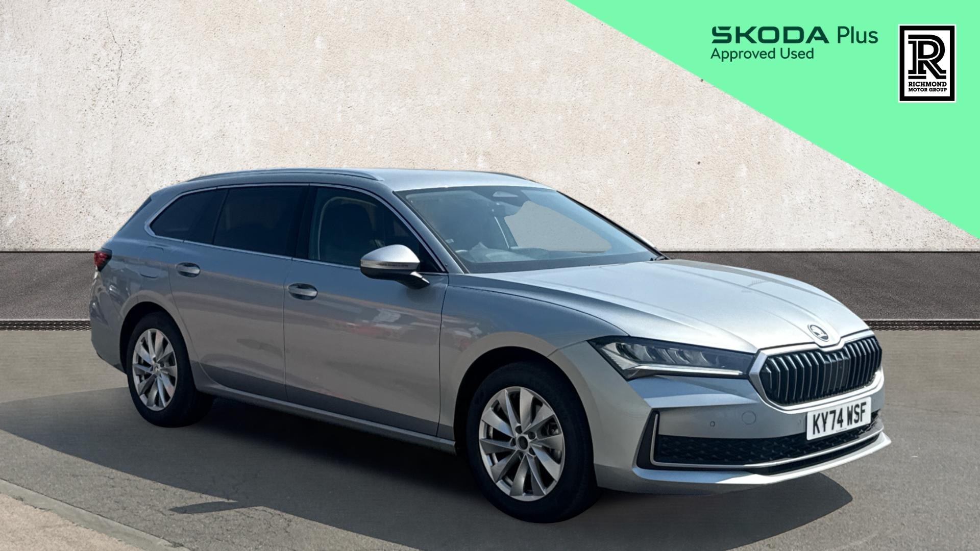 Main listing image - Skoda Superb