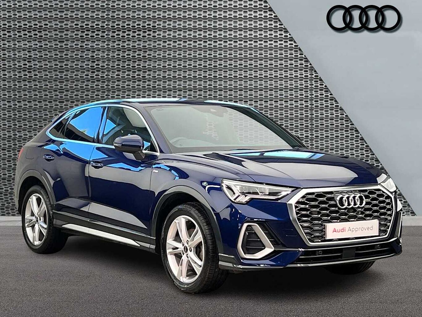 Main listing image - Audi Q3