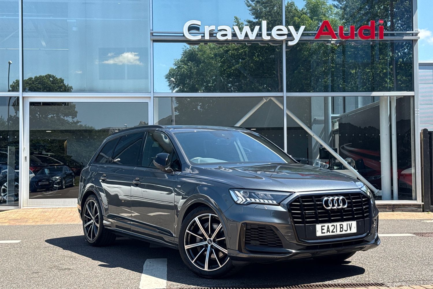Main listing image - Audi Q7