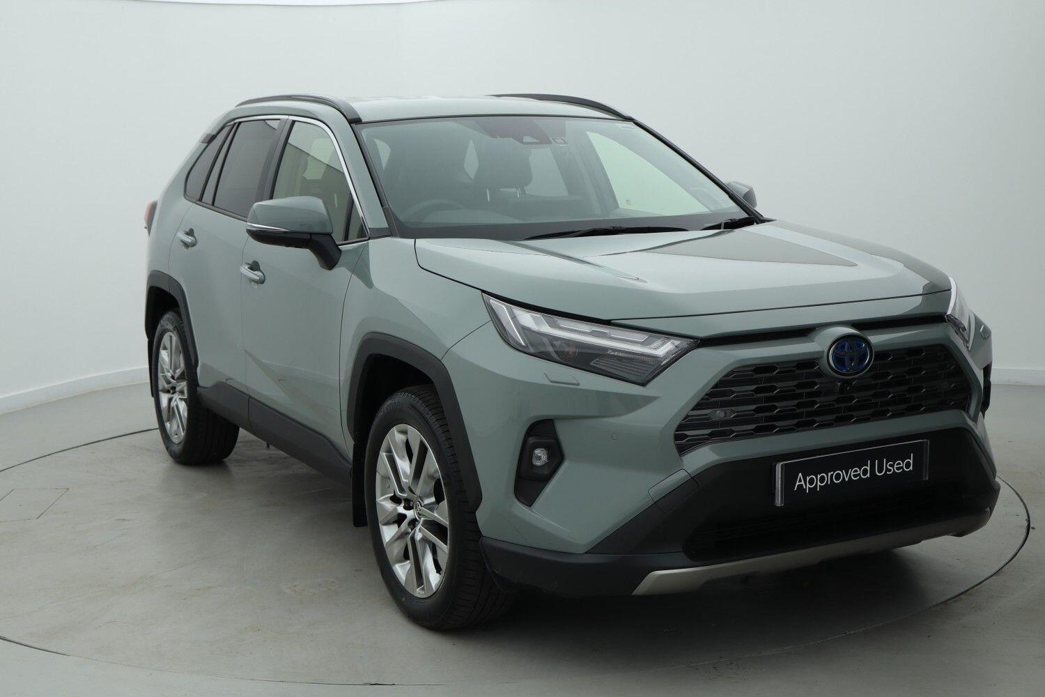 Main listing image - Toyota RAV4