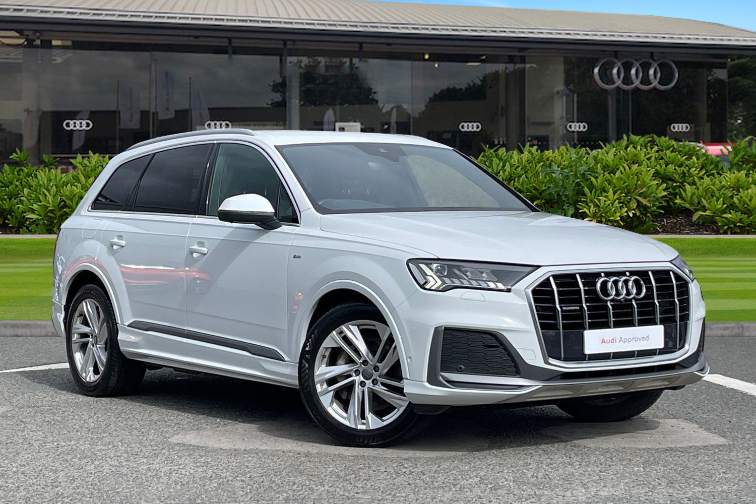 Main listing image - Audi Q7