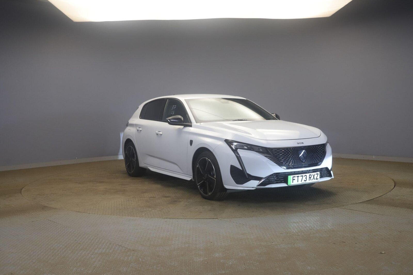 Main listing image - Peugeot e-308