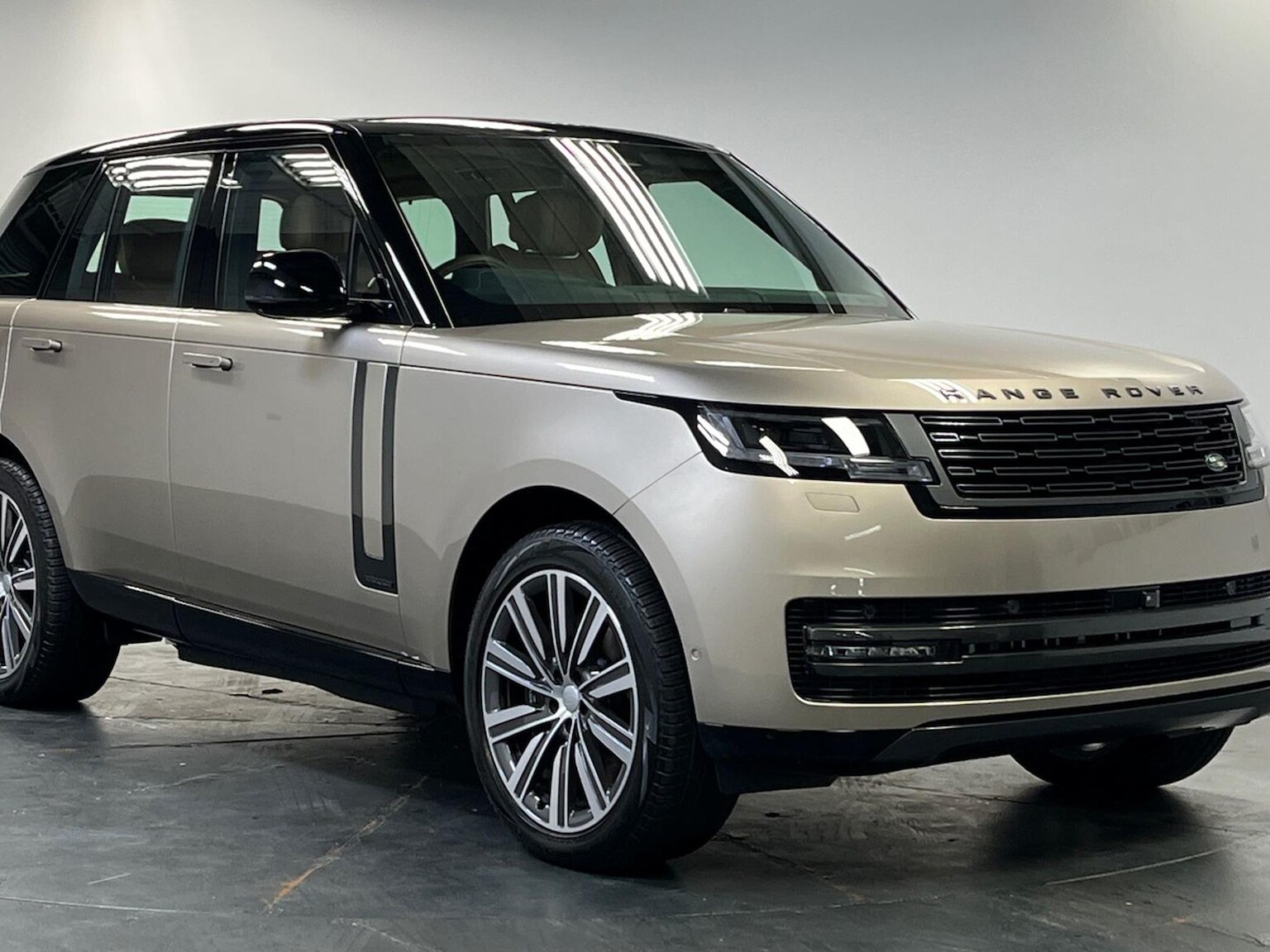 Main listing image - Land Rover Range Rover