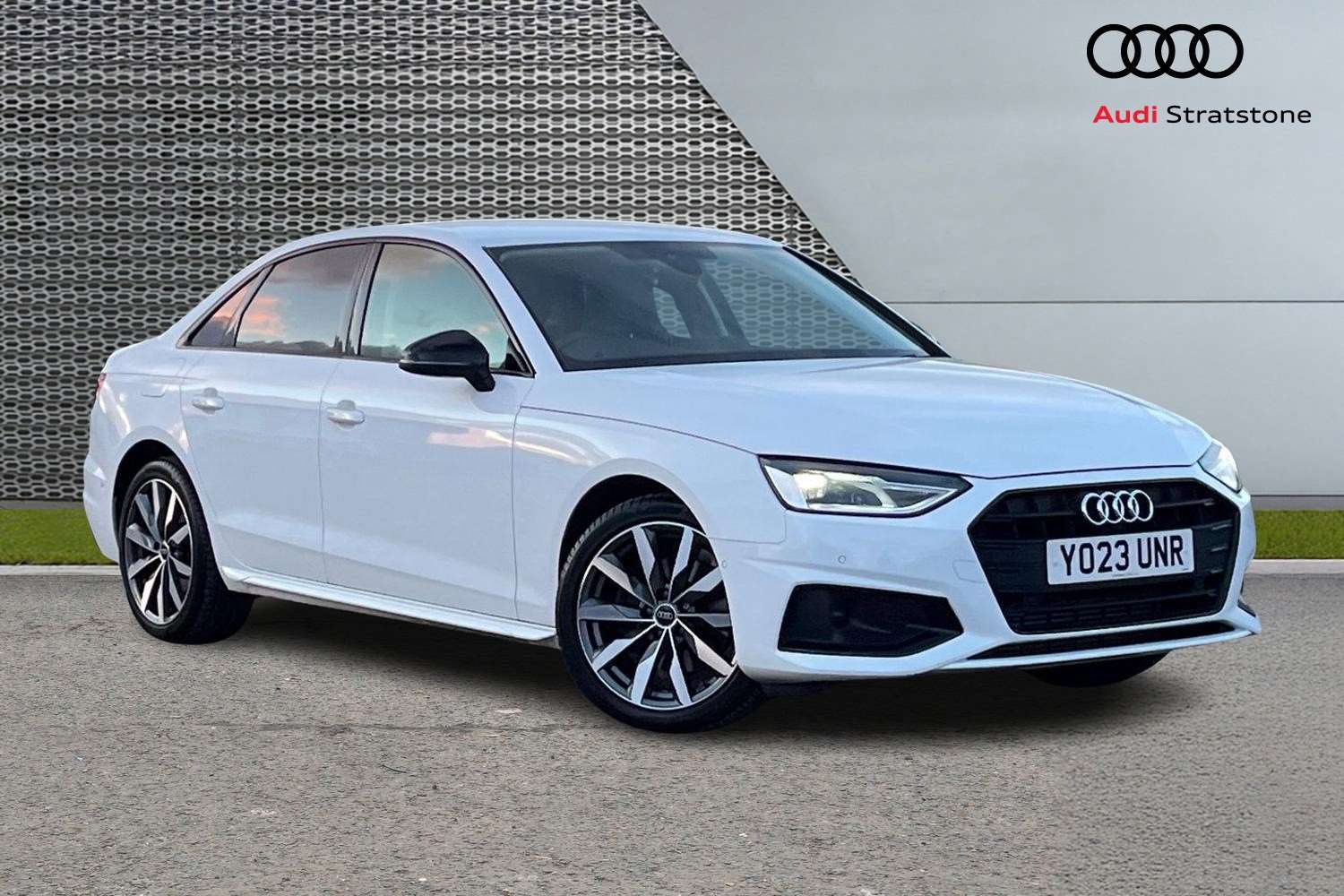 Main listing image - Audi A4