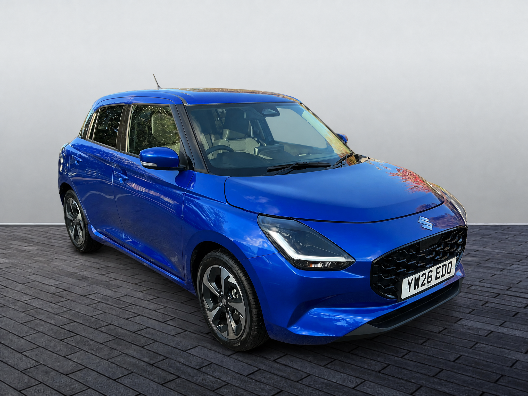 Main listing image - Suzuki Swift