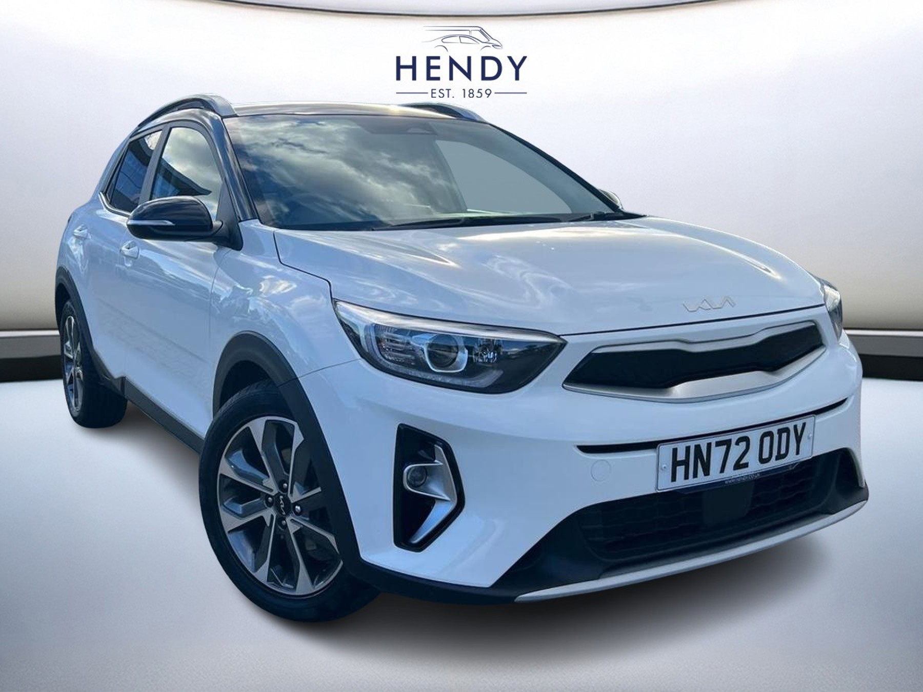 Main listing image - Kia Stonic