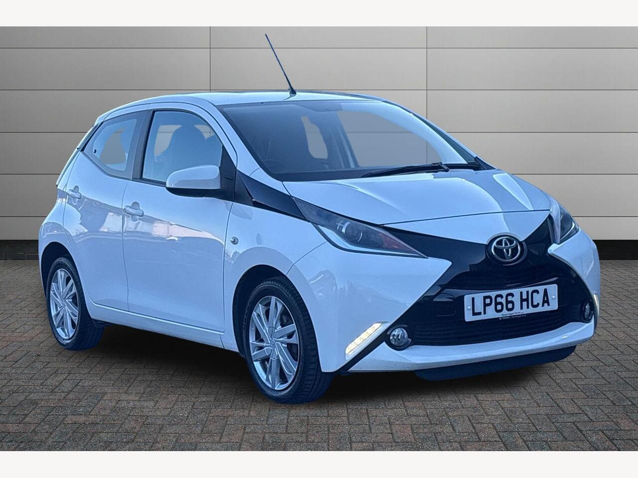 Main listing image - Toyota Aygo