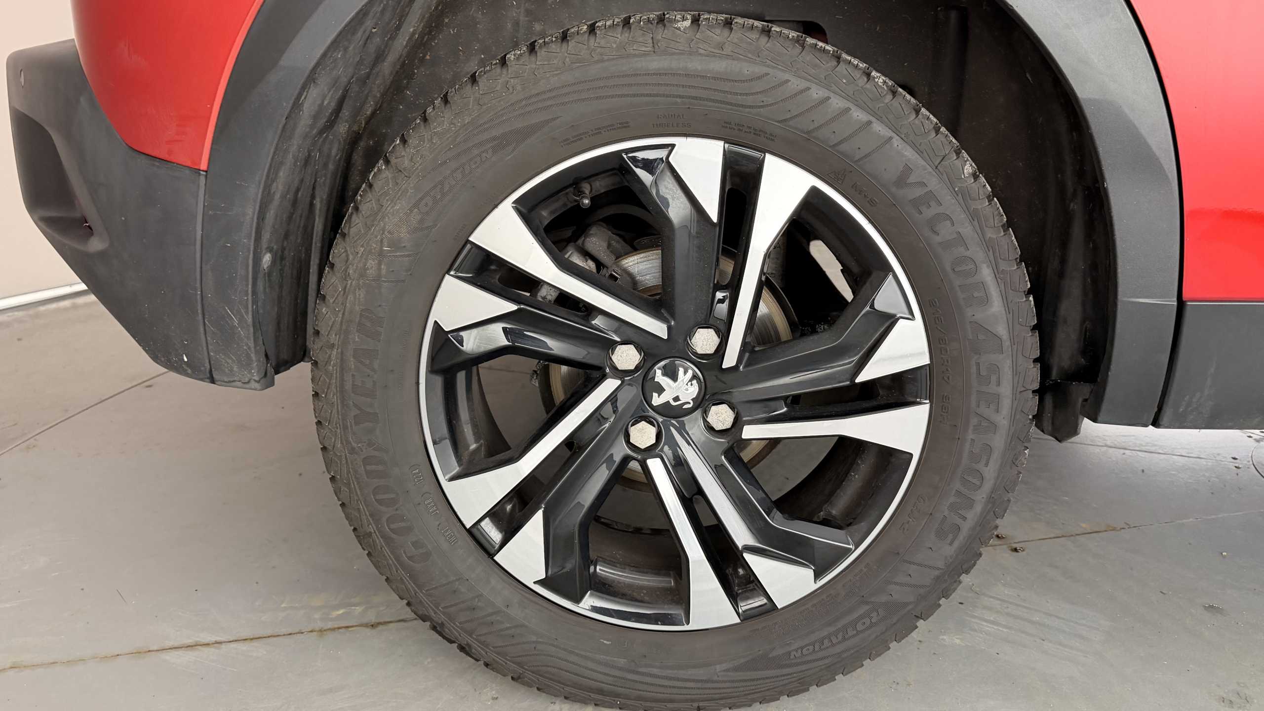 Main listing image - Peugeot 2008