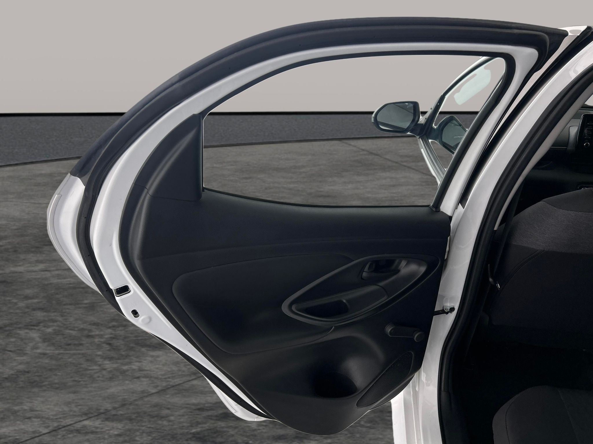 Main listing image - Toyota Yaris
