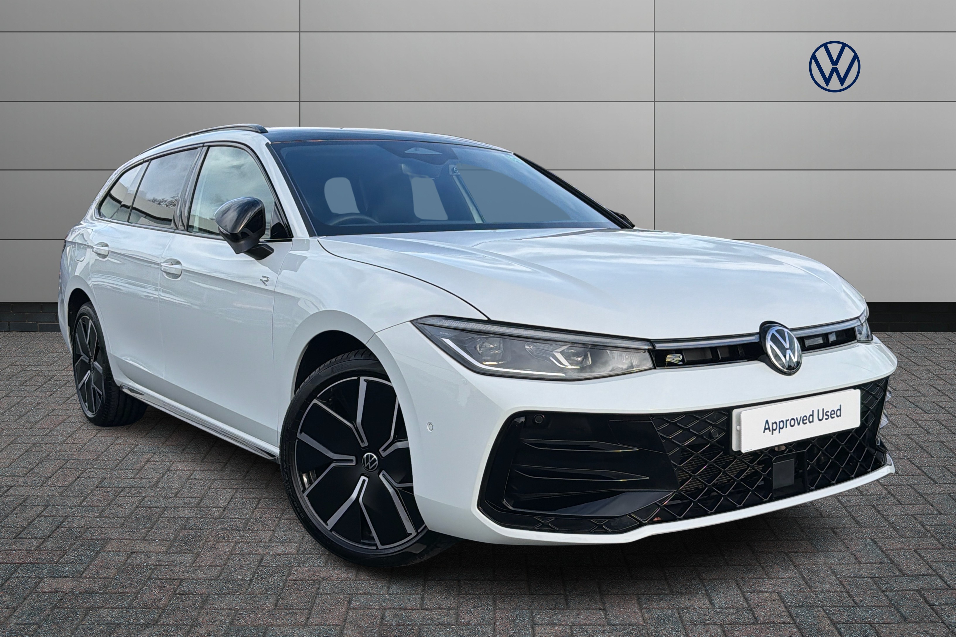 Main listing image - Volkswagen Passat Estate