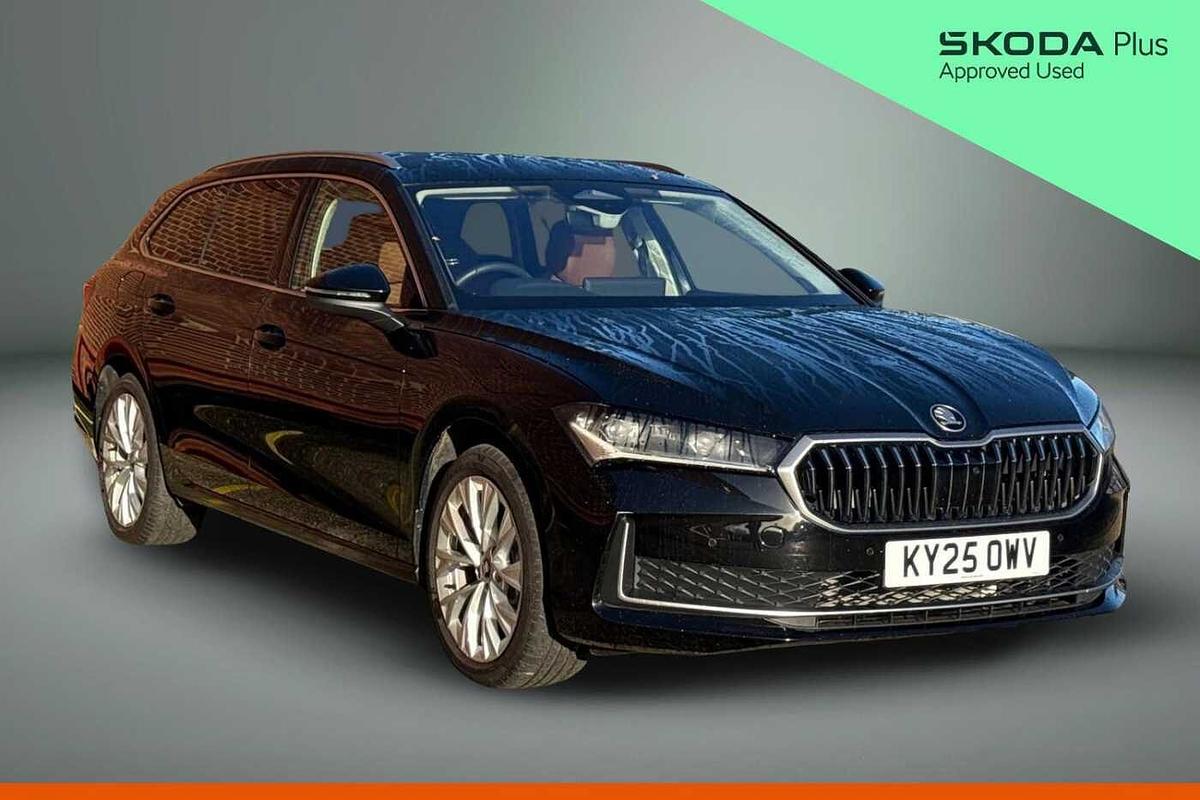 Main listing image - Skoda Superb Estate