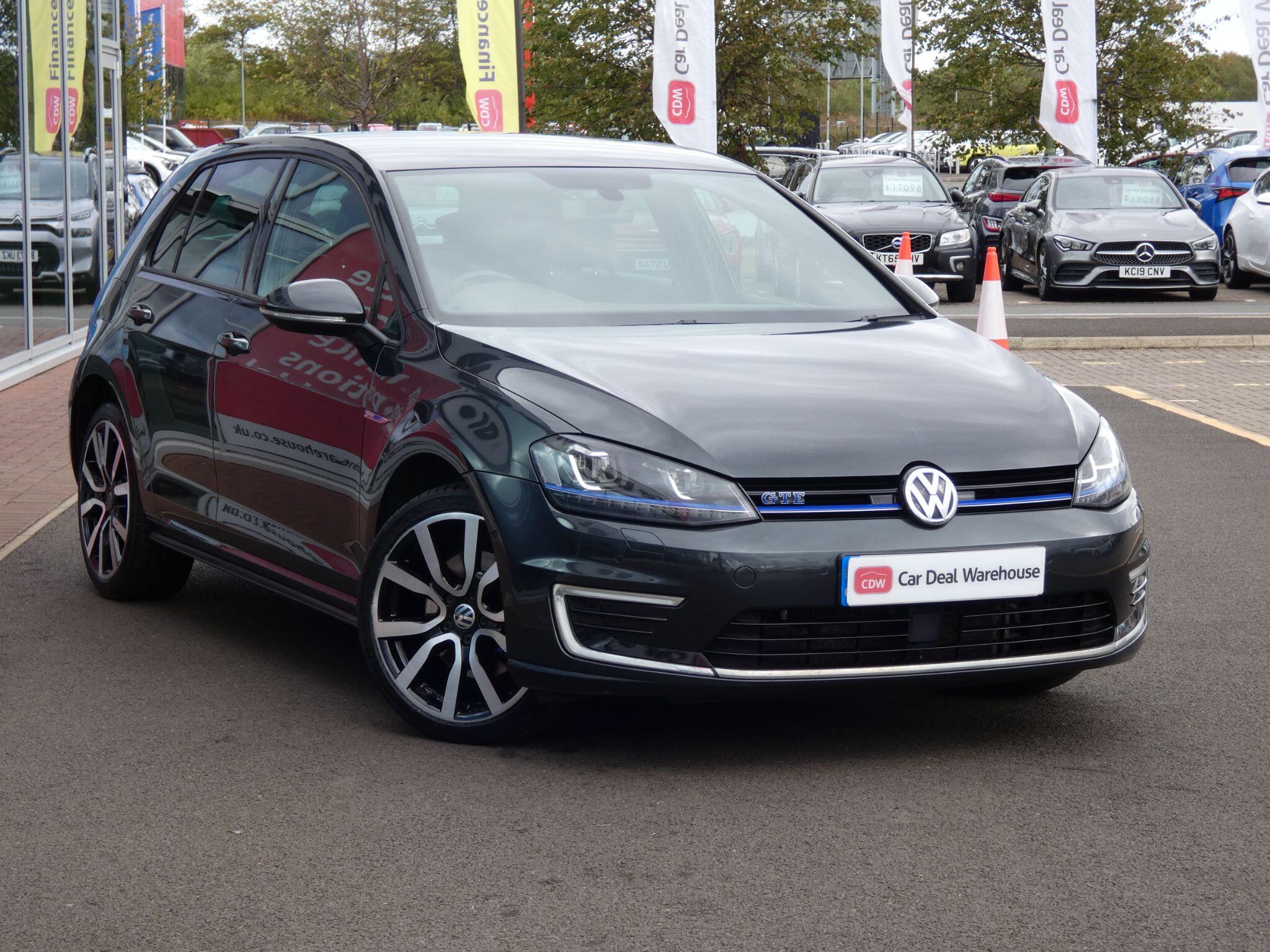 Main listing image - Volkswagen Golf GTE