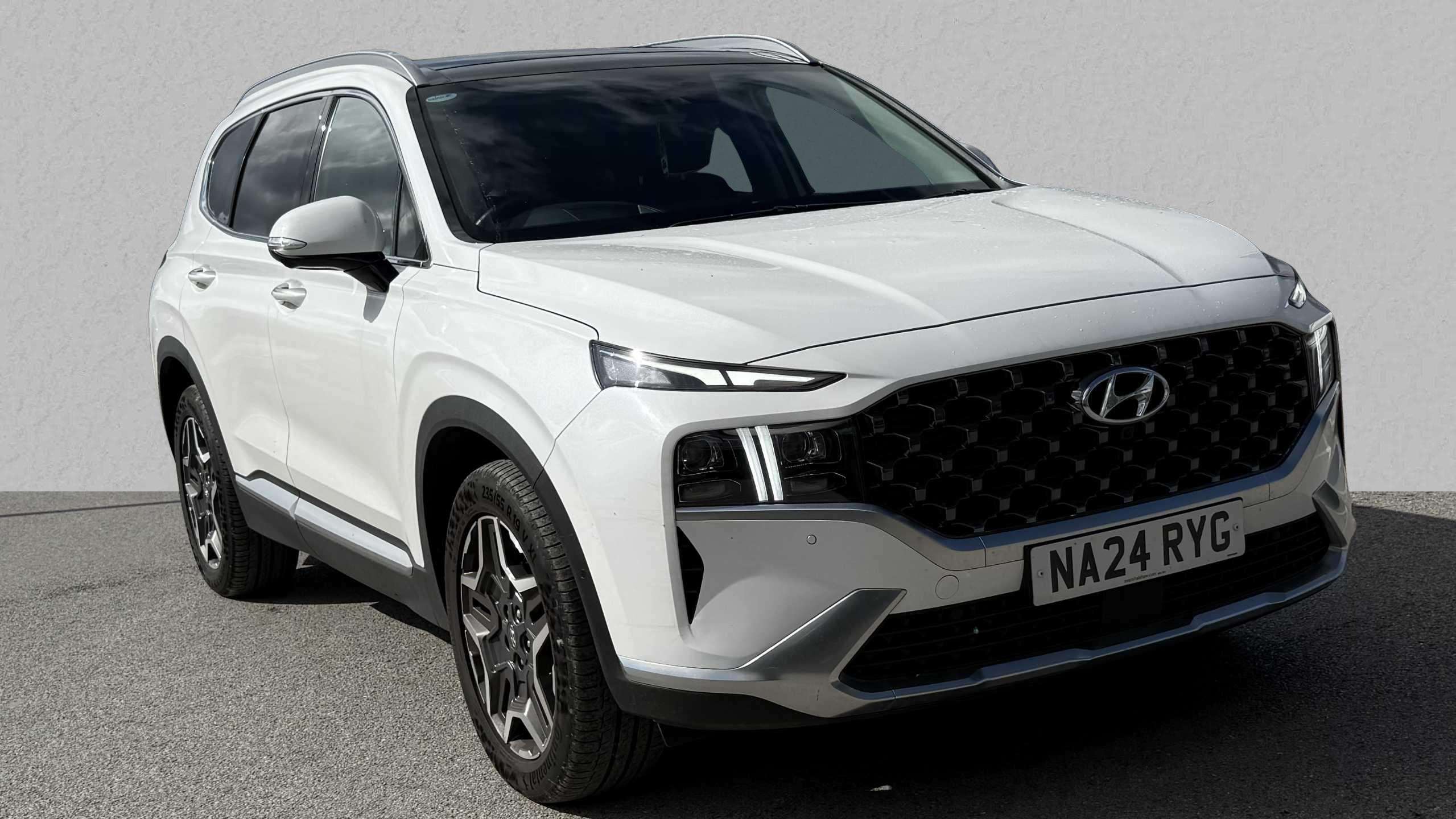 Main listing image - Hyundai Santa Fe