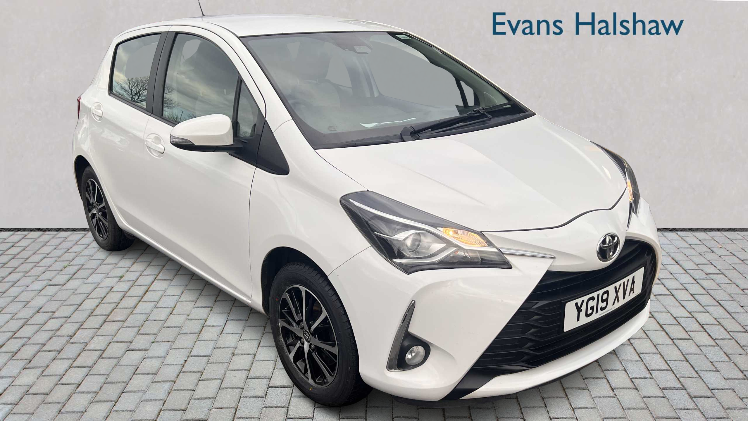 Main listing image - Toyota Yaris