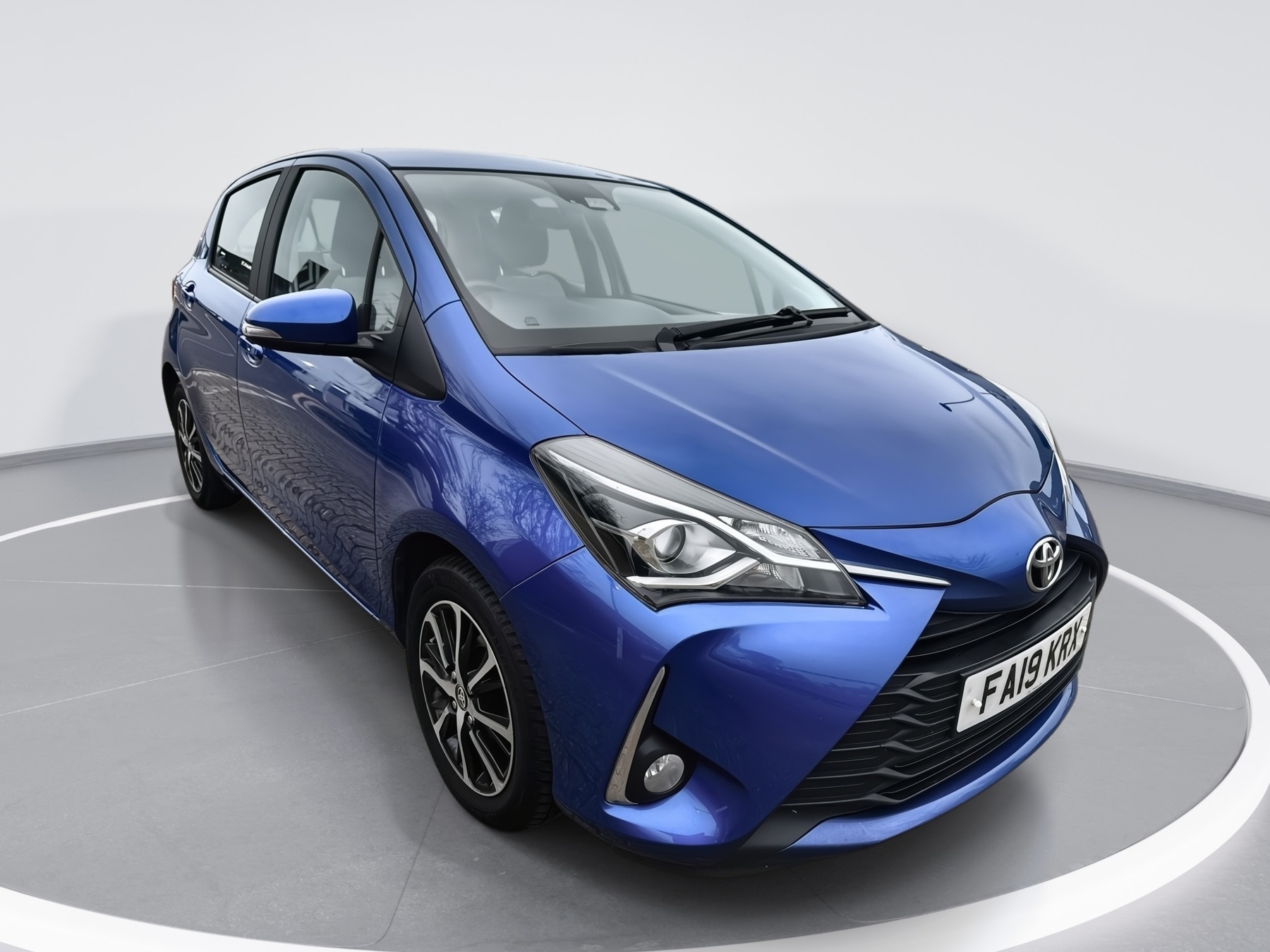 Main listing image - Toyota Yaris