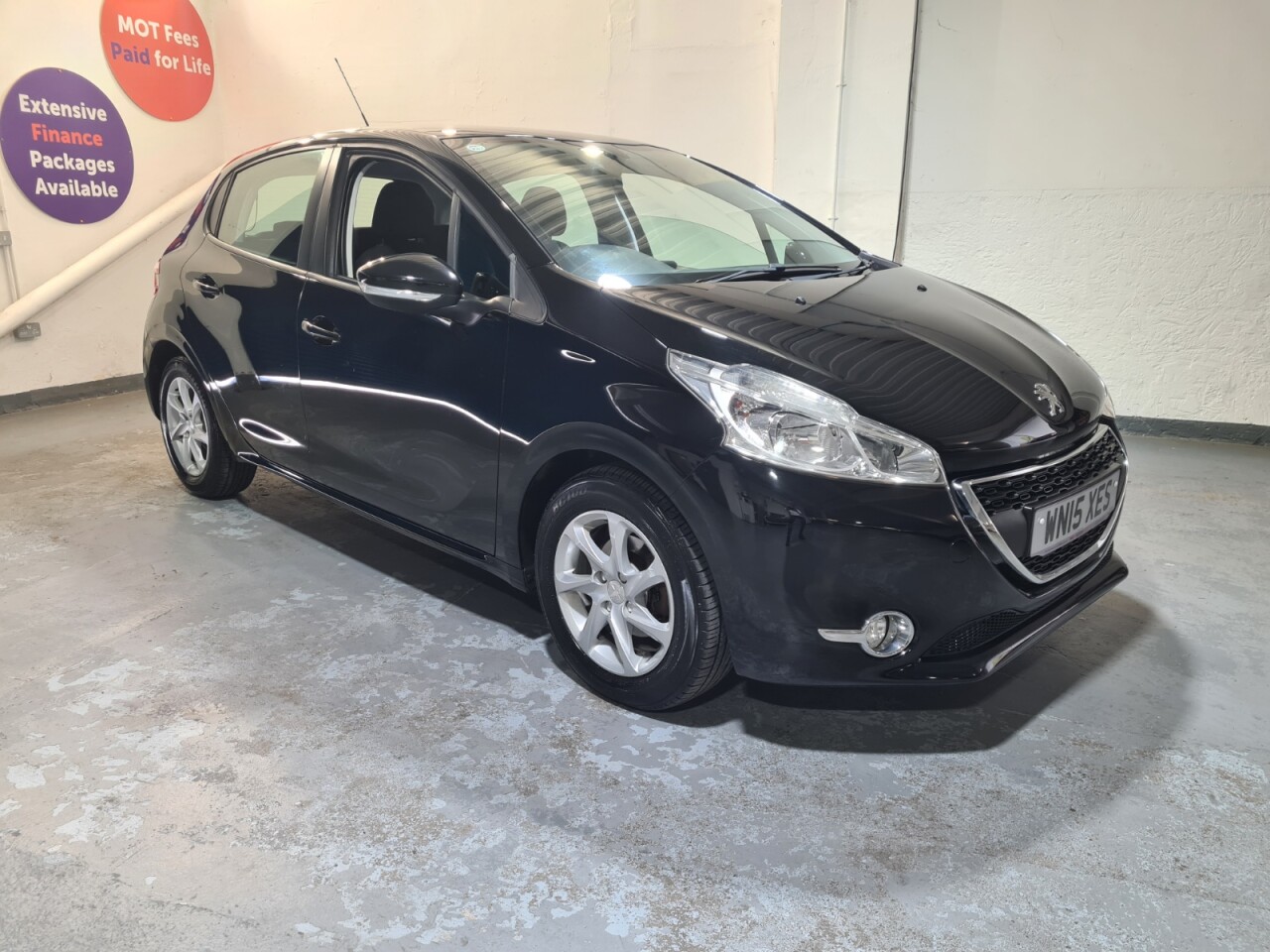 Main listing image - Peugeot 208