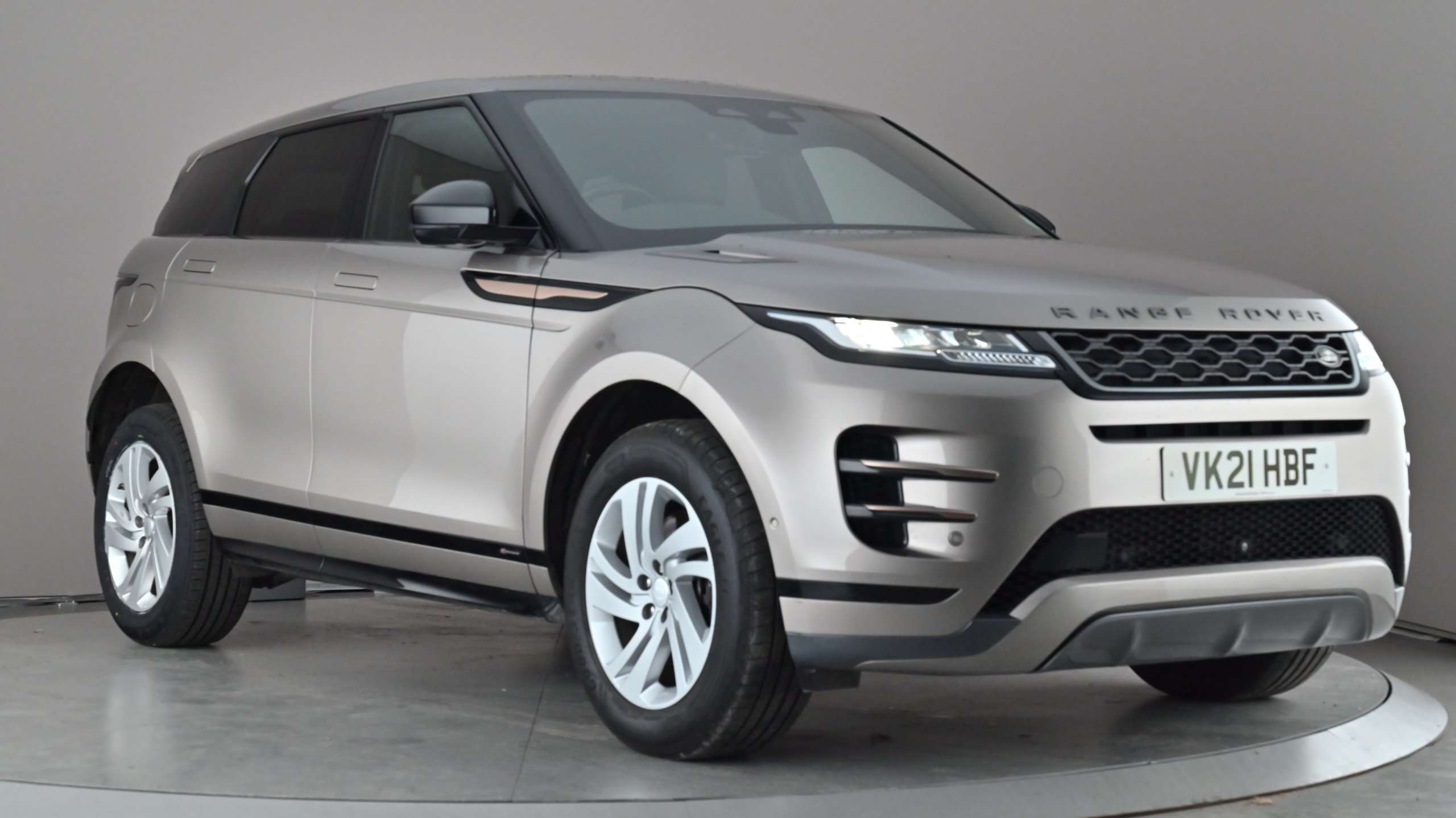 Main listing image - Land Rover Range Rover Evoque