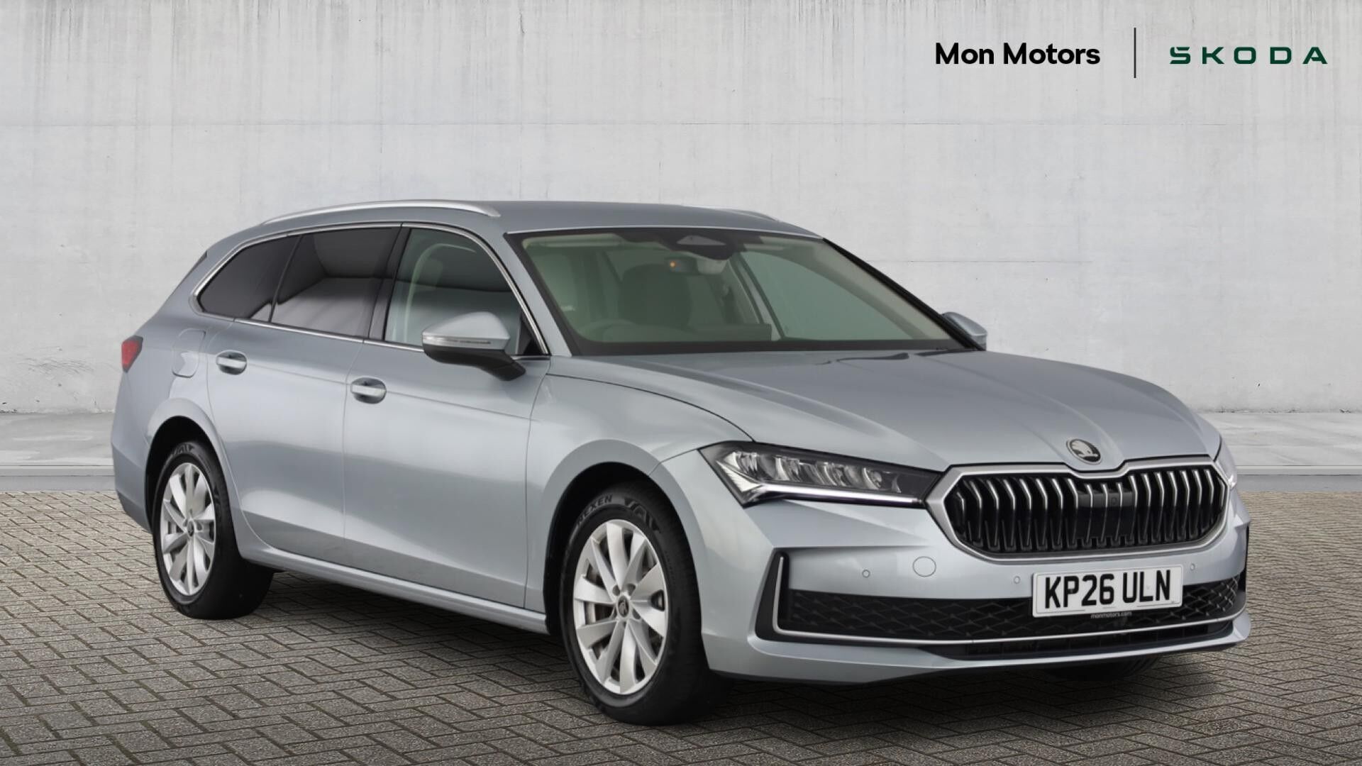 Main listing image - Skoda Superb
