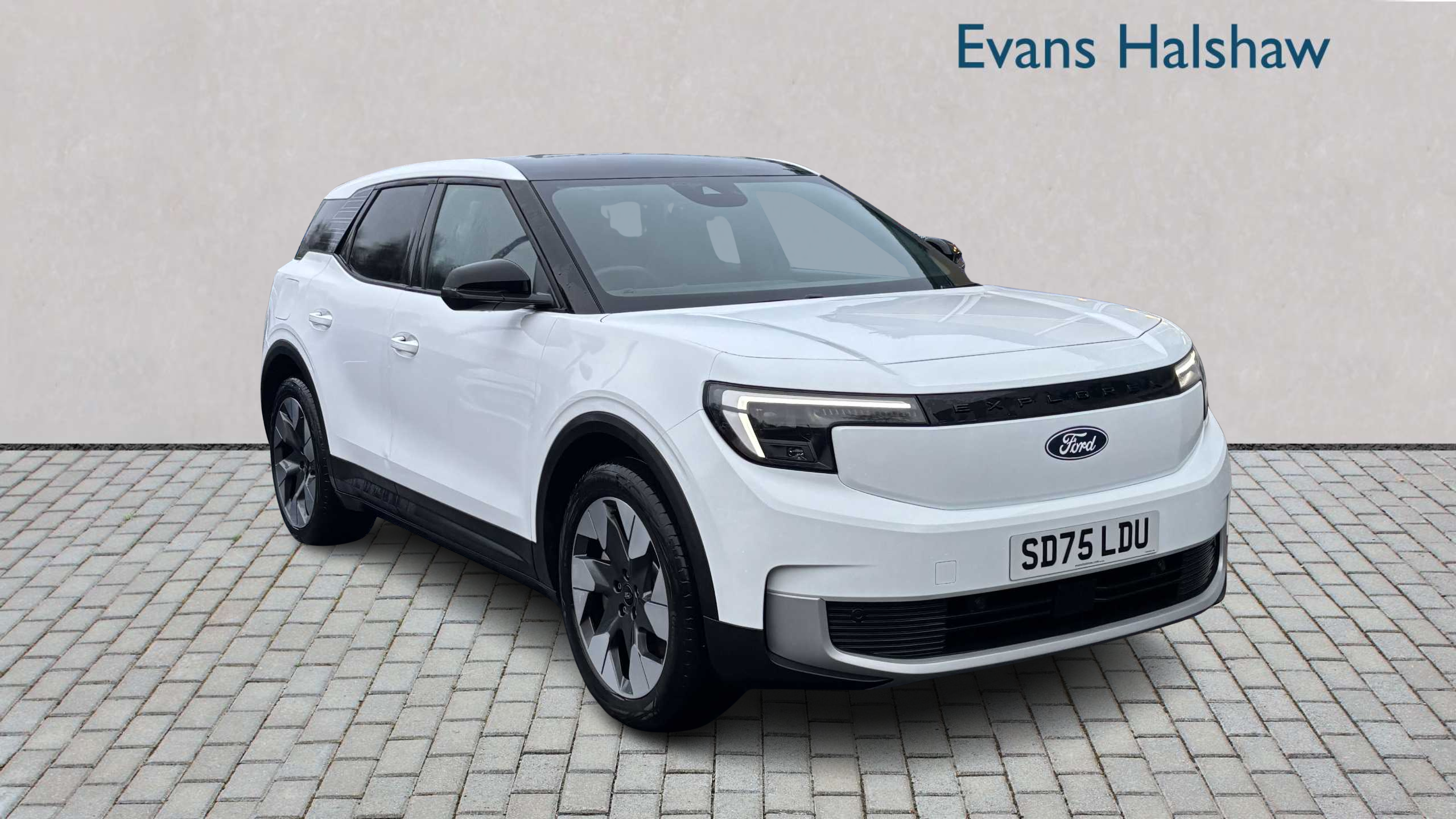 Main listing image - Ford Explorer