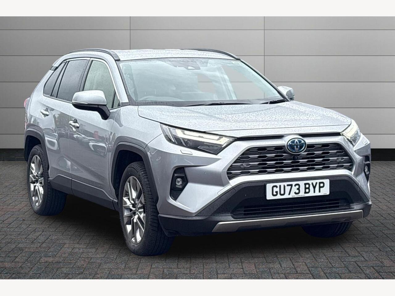 Main listing image - Toyota RAV4