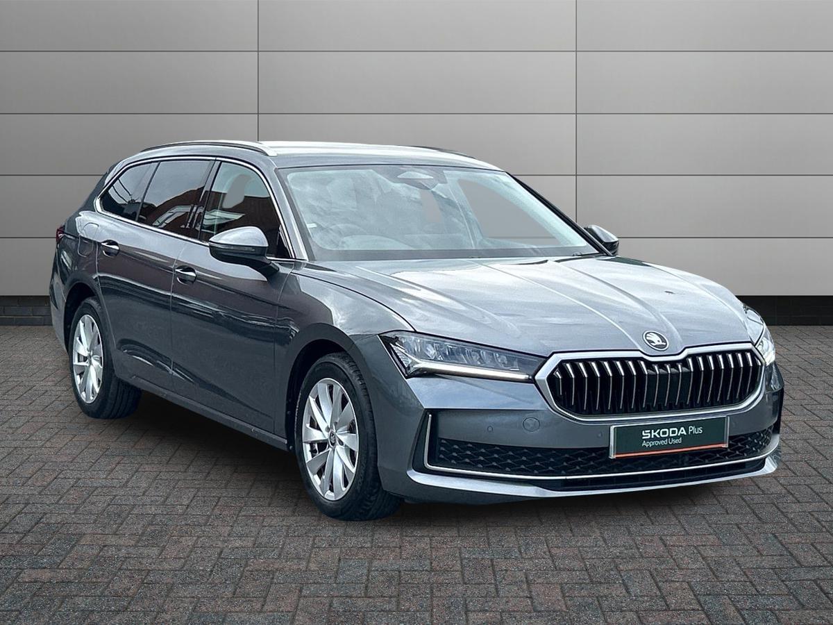 Main listing image - Skoda Superb