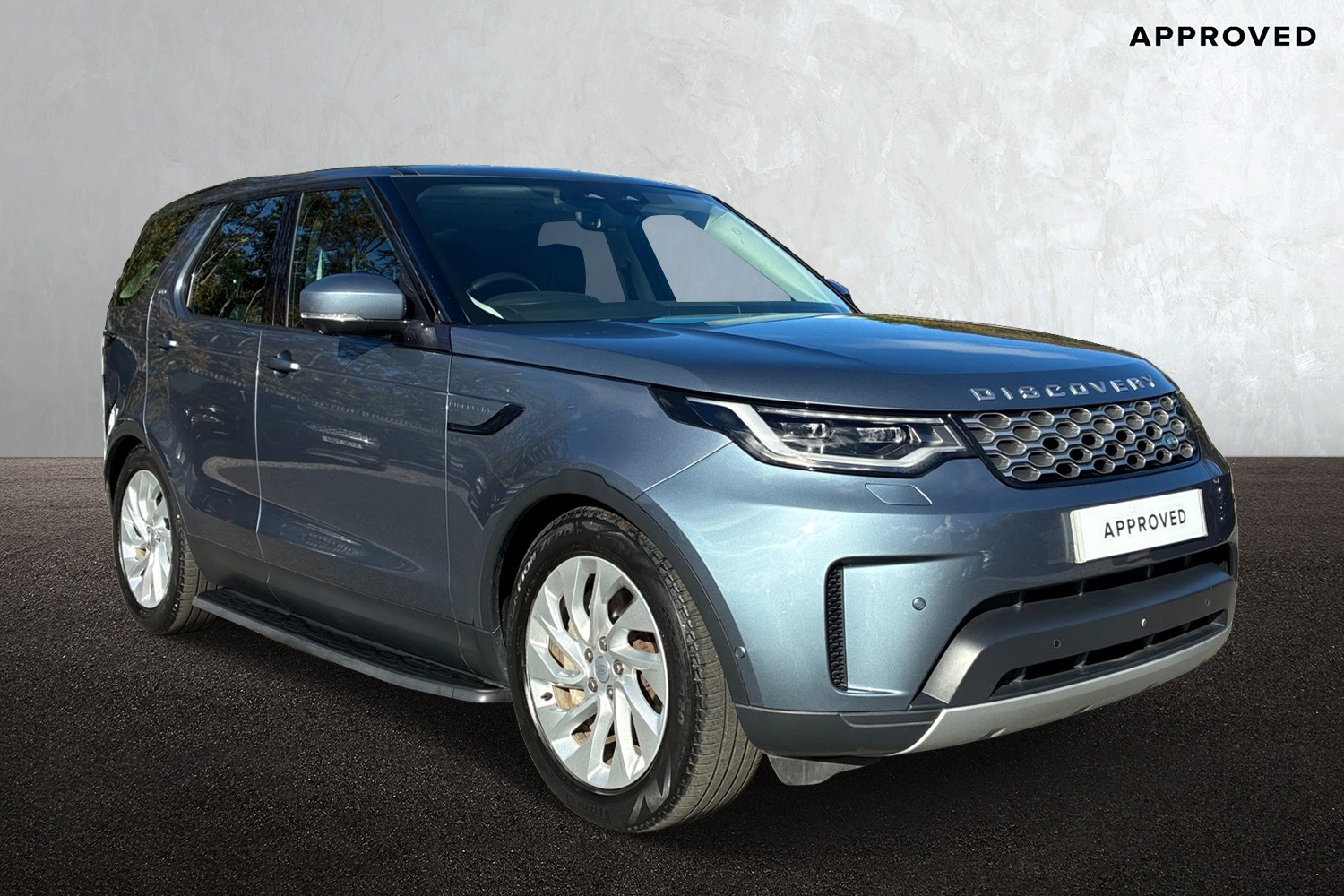 Main listing image - Land Rover Discovery