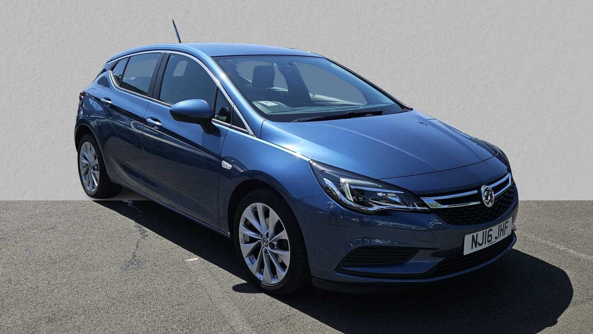 Main listing image - Vauxhall Astra