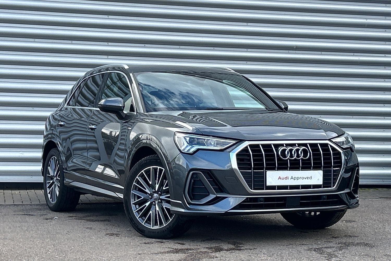 Main listing image - Audi Q3