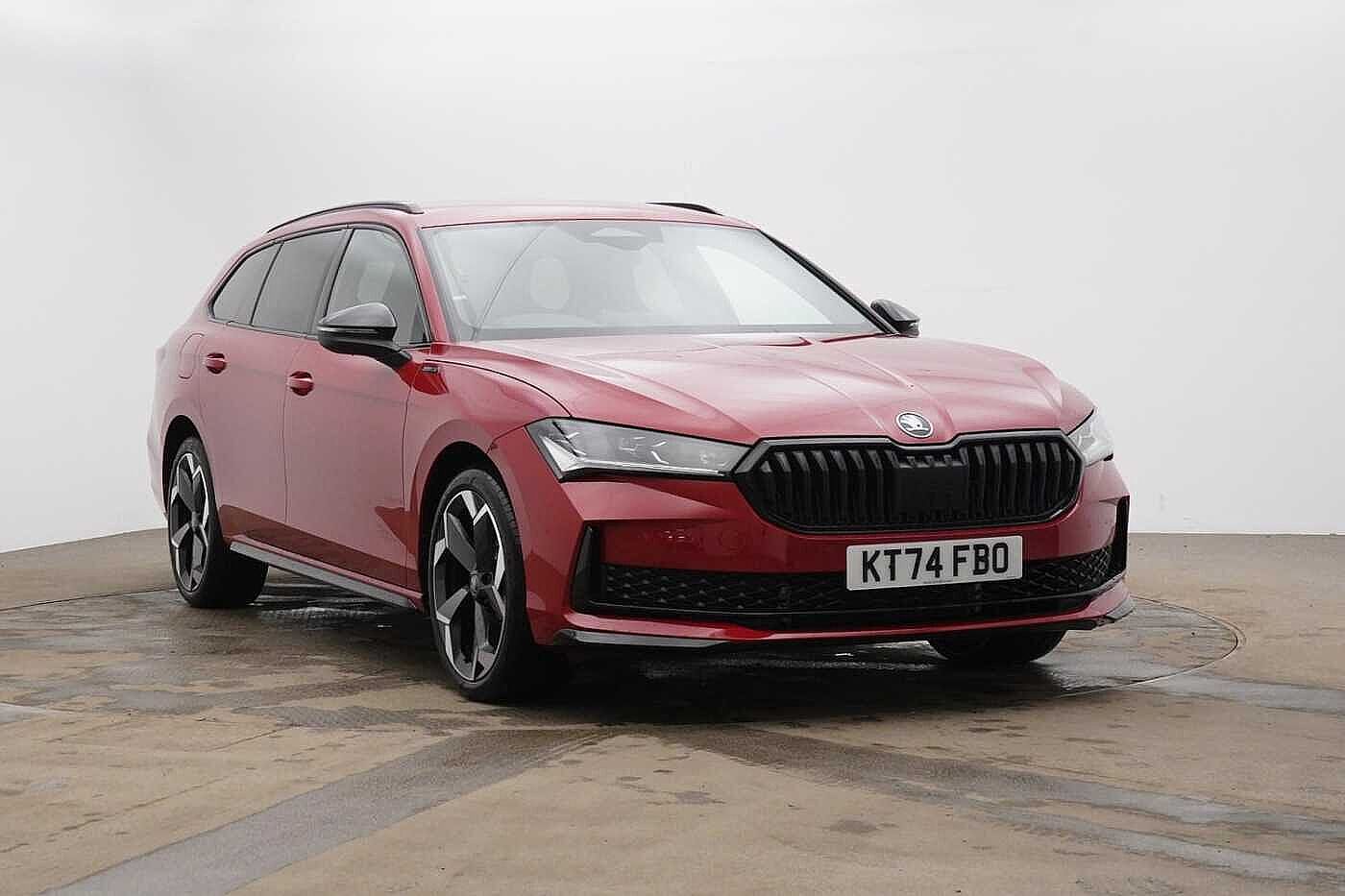 Main listing image - Skoda Superb Estate