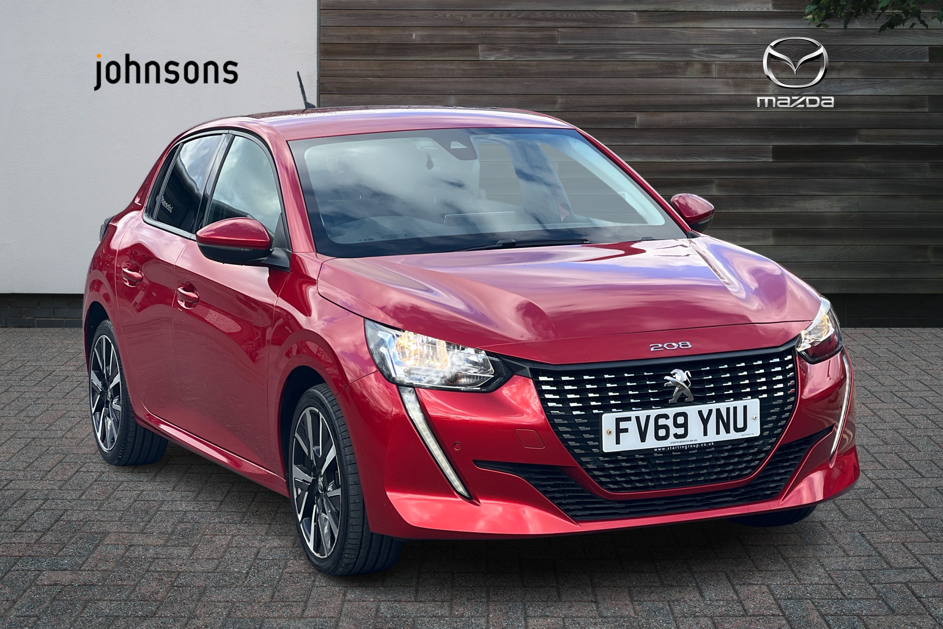 Main listing image - Peugeot 208