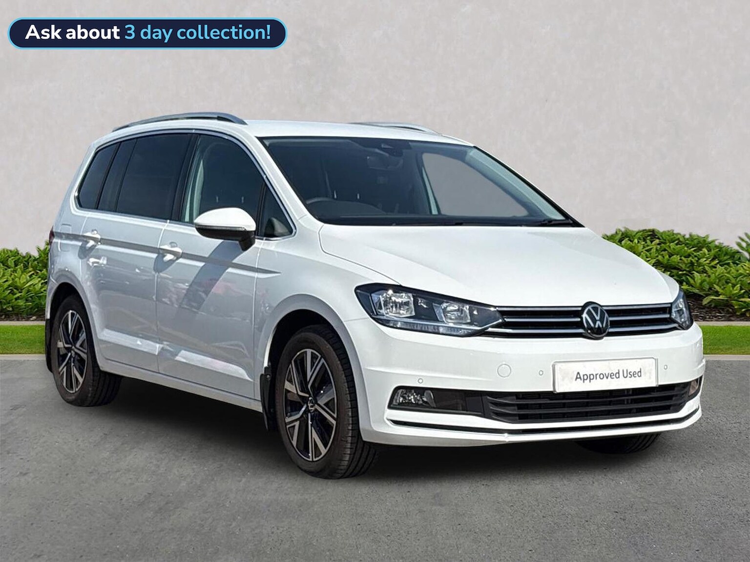 Main listing image - Volkswagen Touran