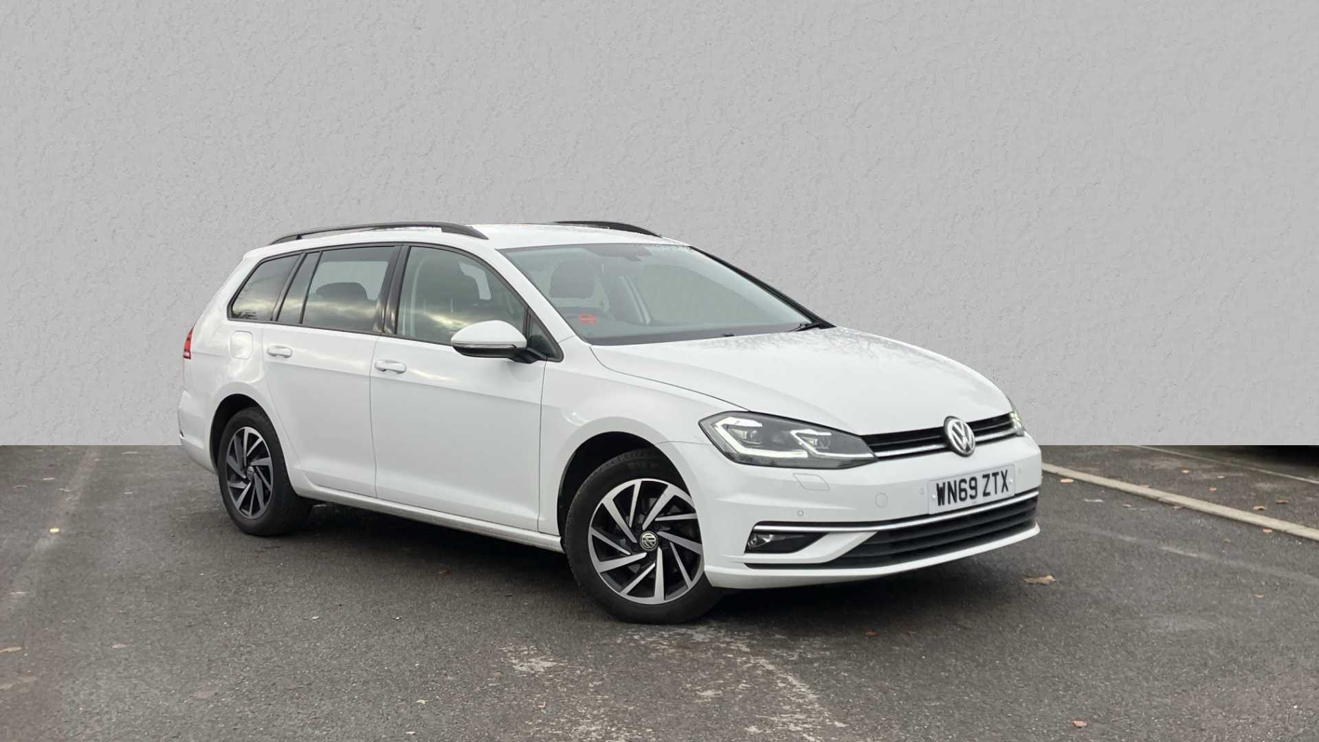 Main listing image - Volkswagen Golf Estate