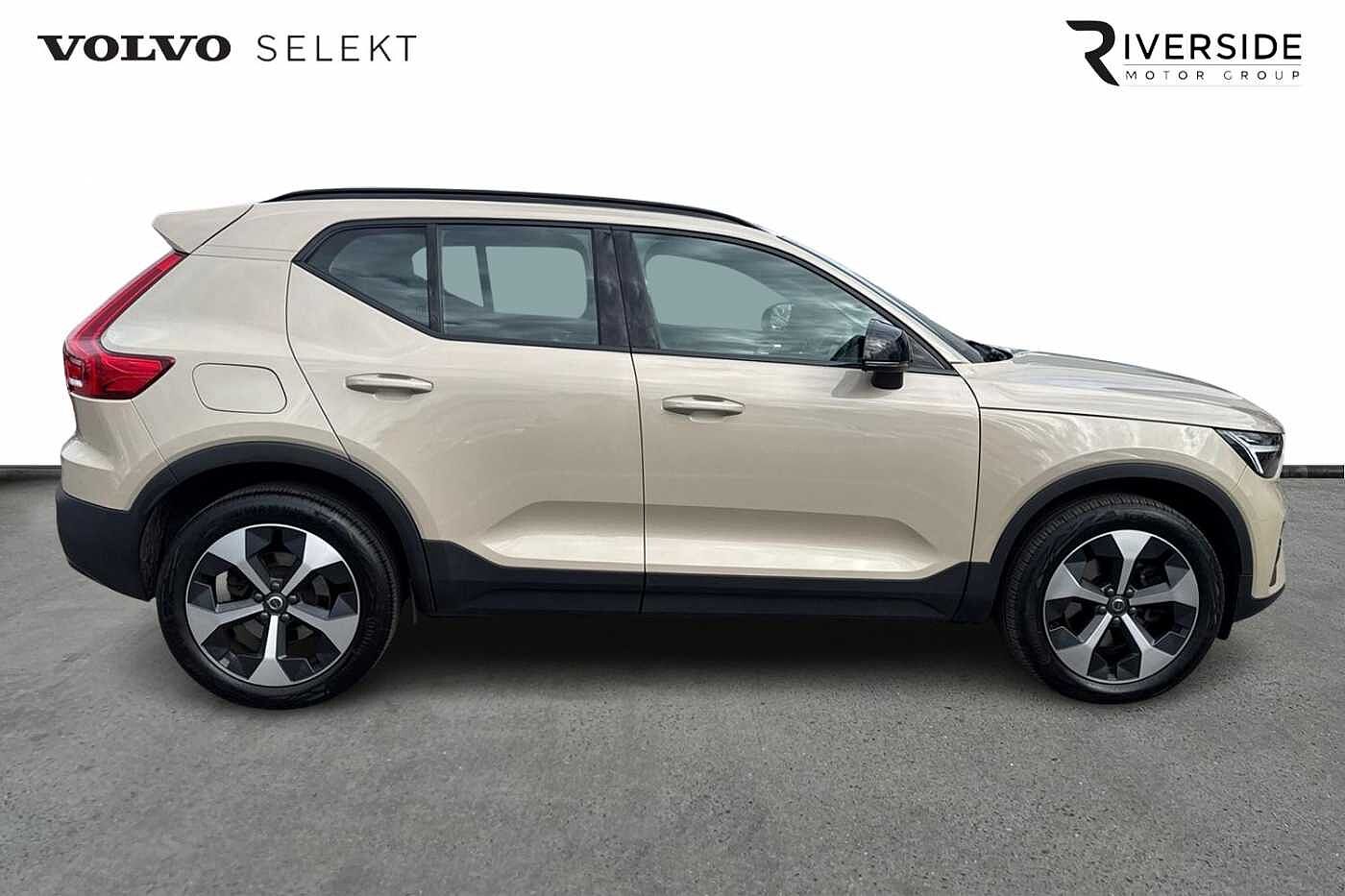 Main listing image - Volvo XC40