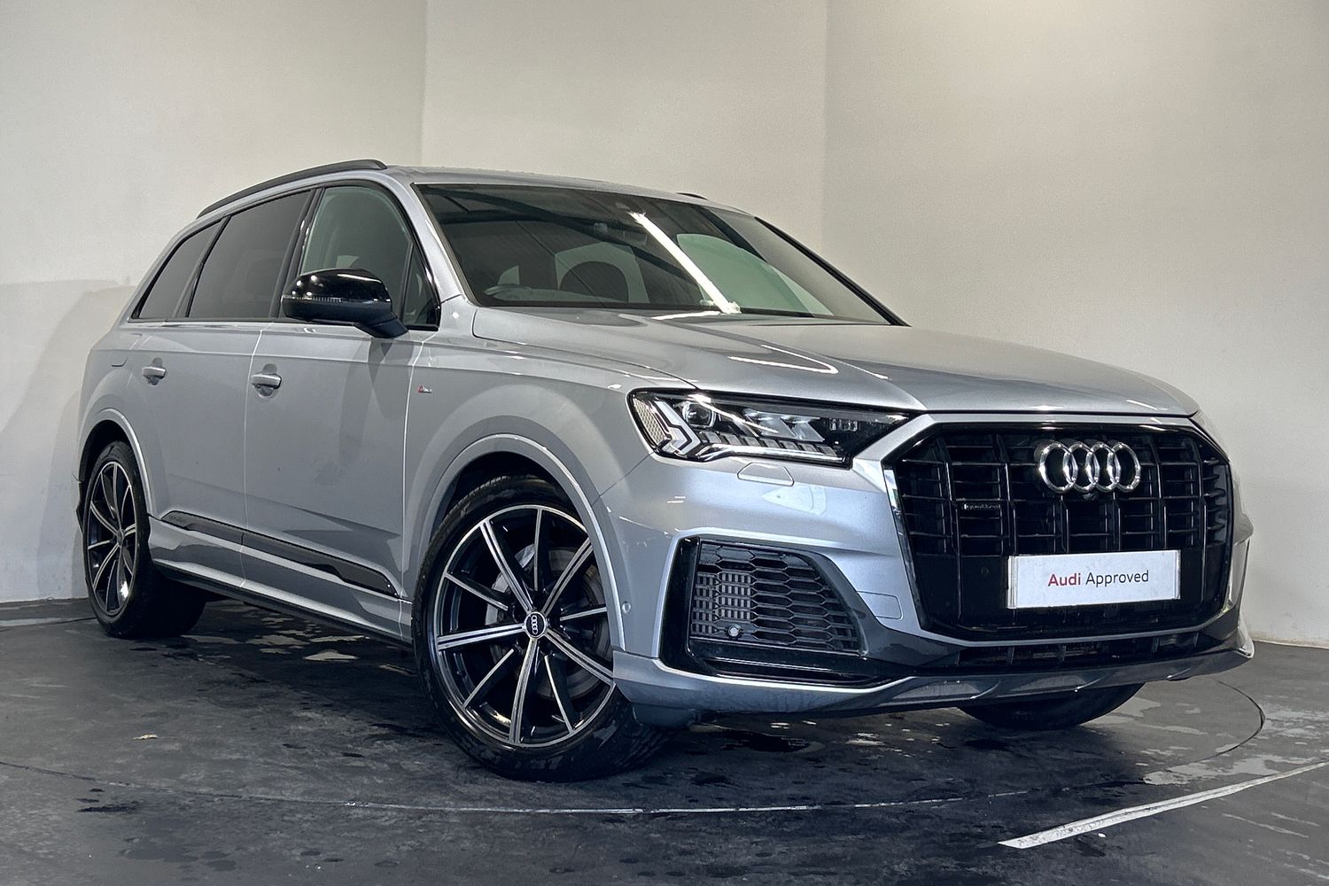 Main listing image - Audi Q7