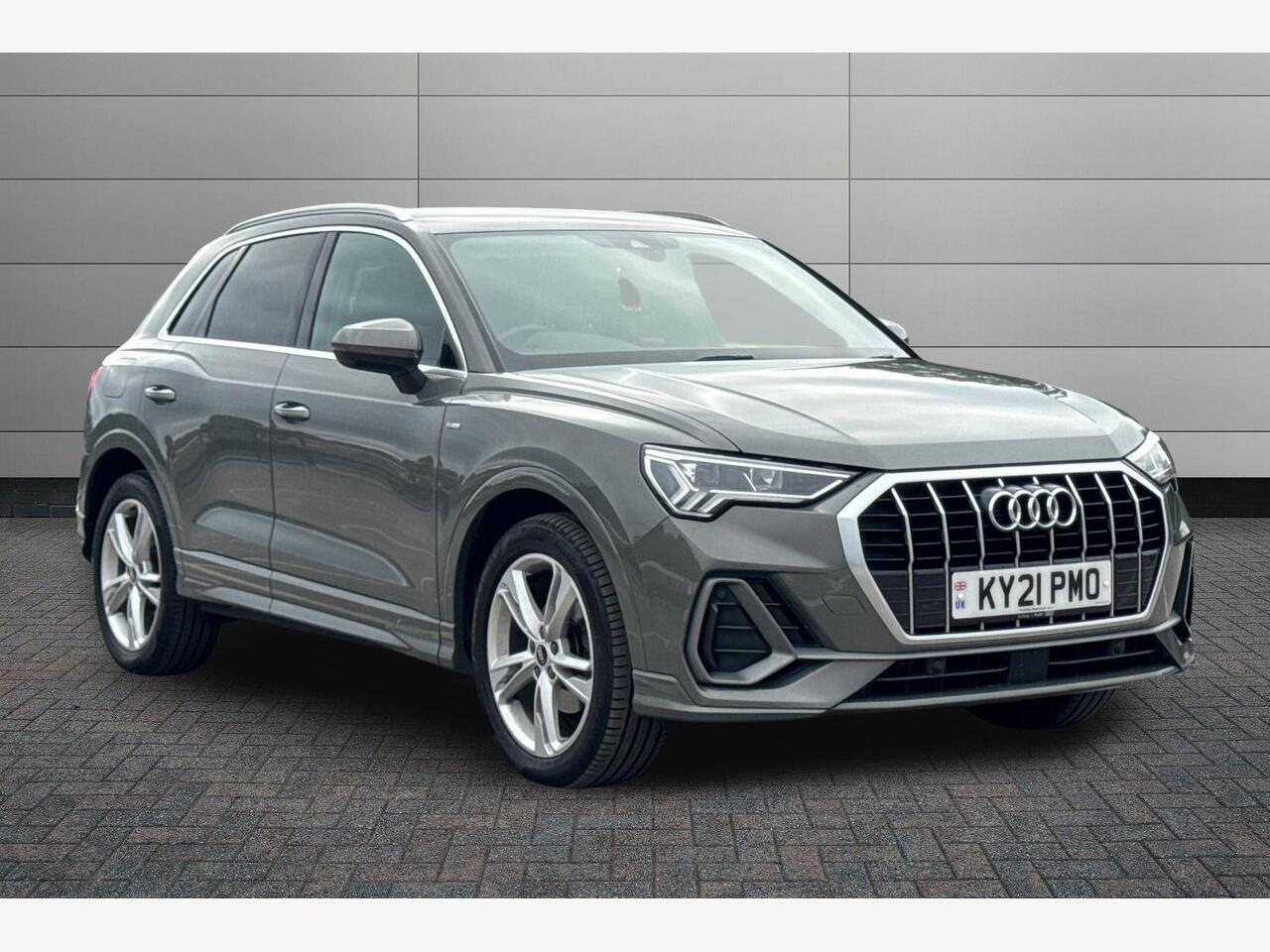 Main listing image - Audi Q3