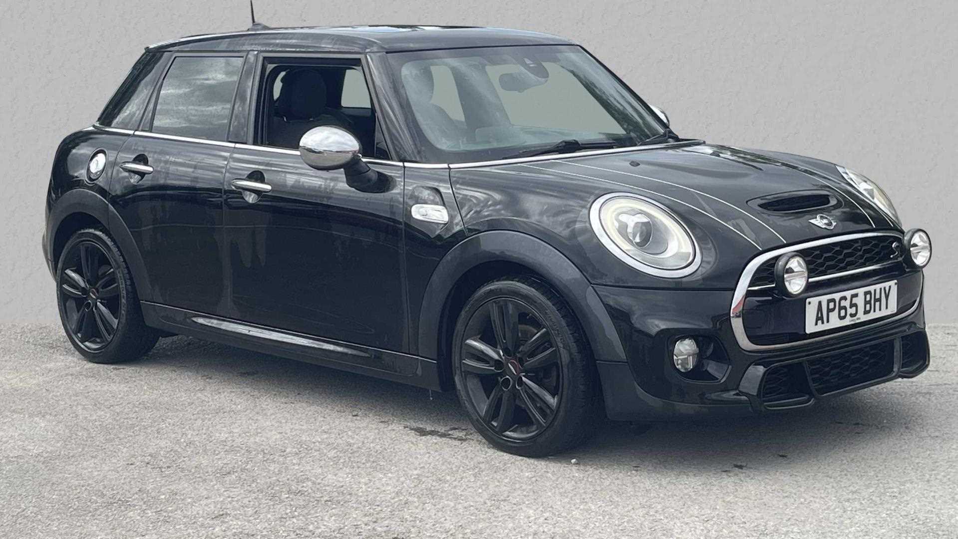 Main listing image - MINI Hatchback 5dr