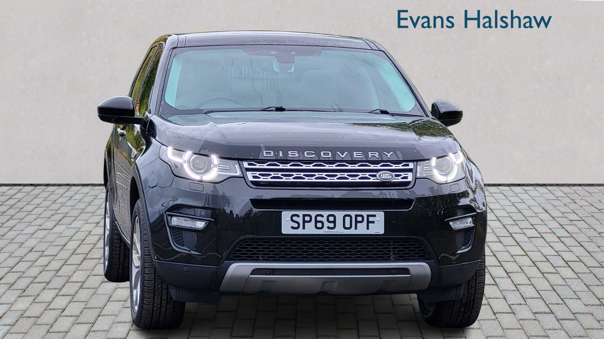 Main listing image - Land Rover Discovery Sport