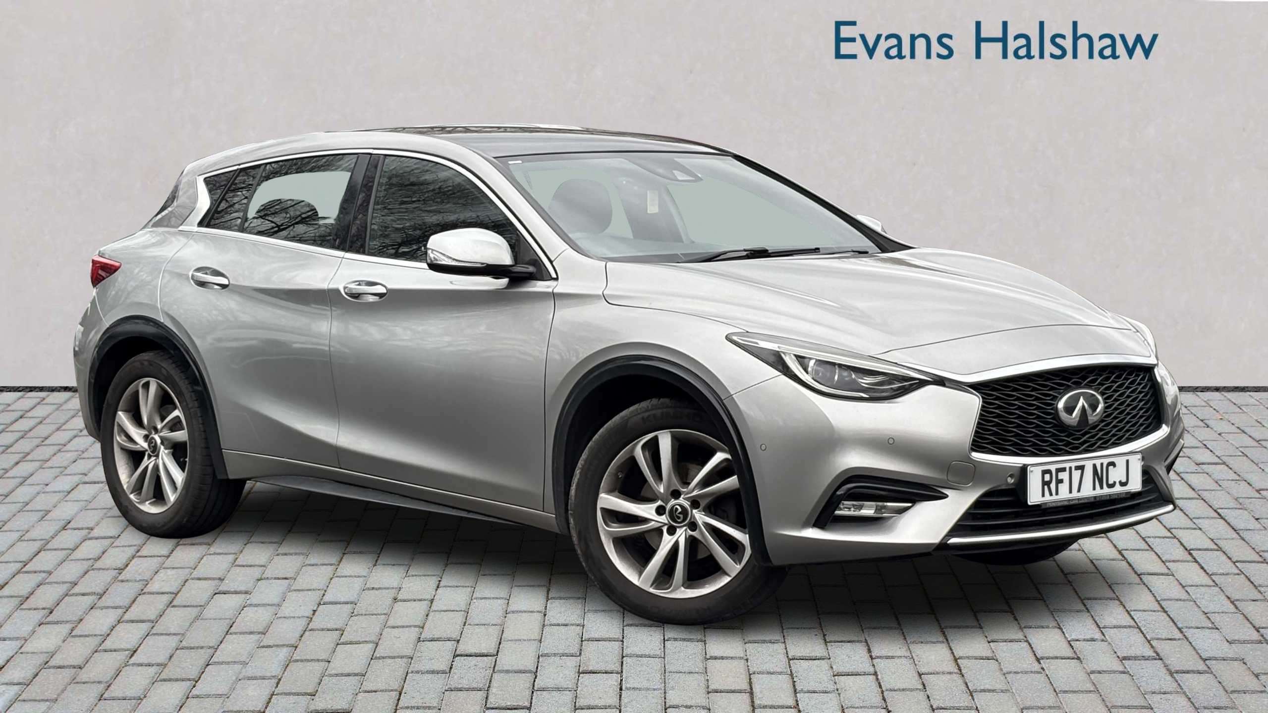 Main listing image - Infiniti Q30