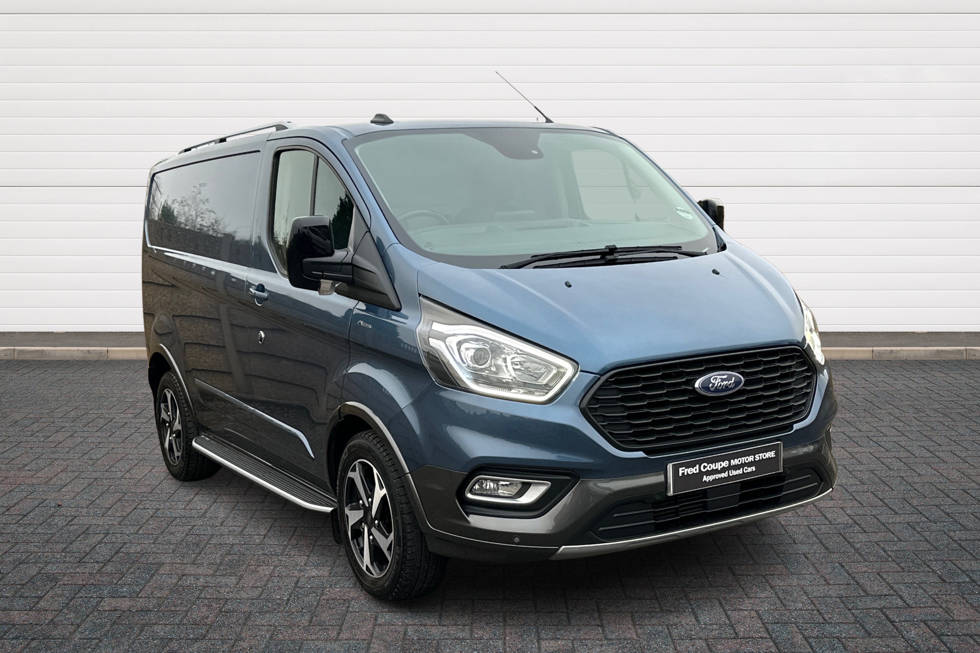 Main listing image - Ford Transit Custom