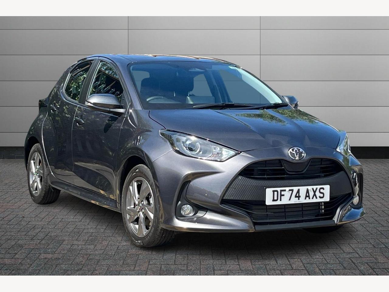 Main listing image - Toyota Yaris