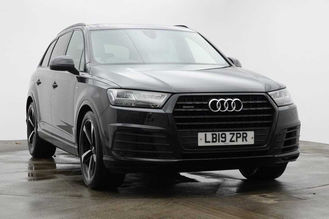 Main listing image - Audi Q7