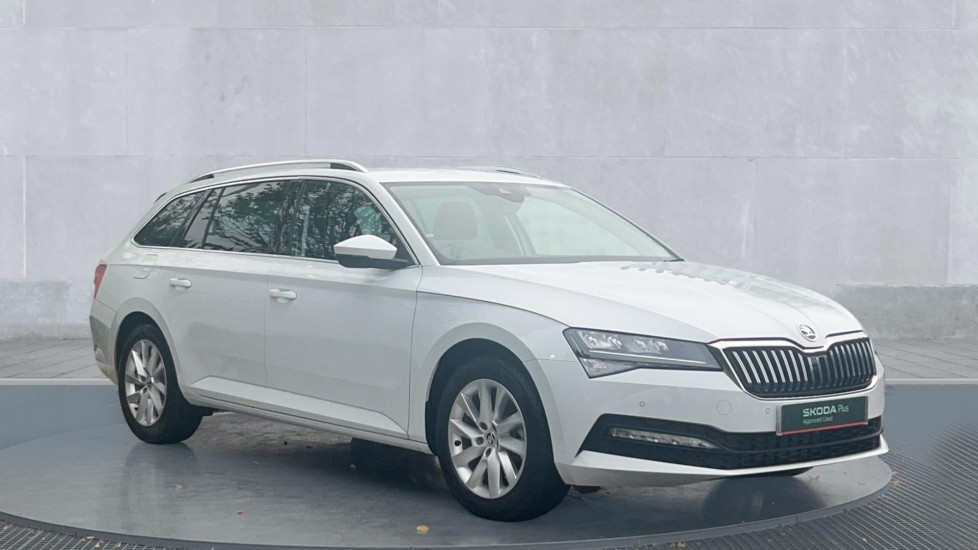 Main listing image - Skoda Superb Estate