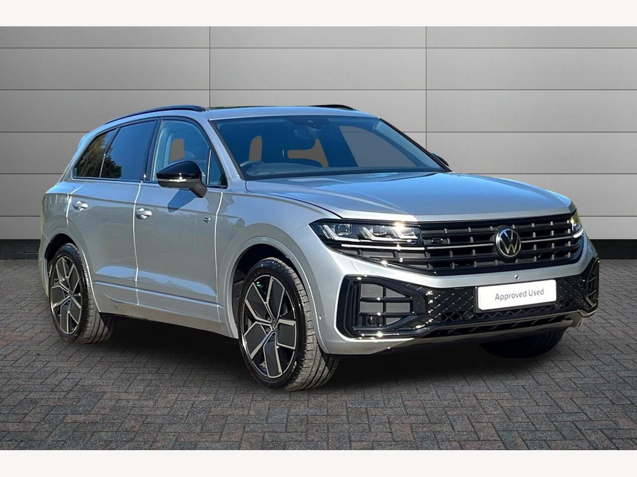 Main listing image - Volkswagen Touareg