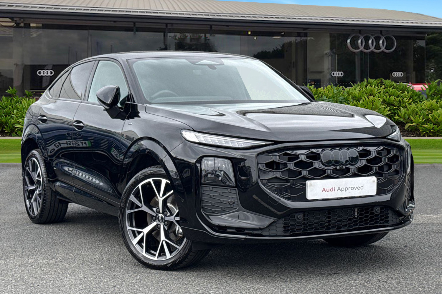 Main listing image - Audi Q3