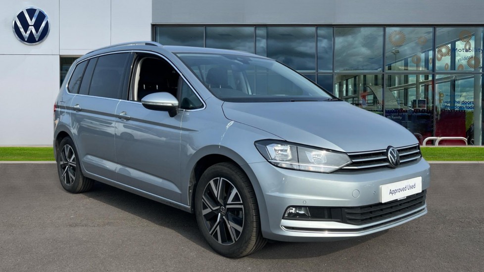 Main listing image - Volkswagen Touran