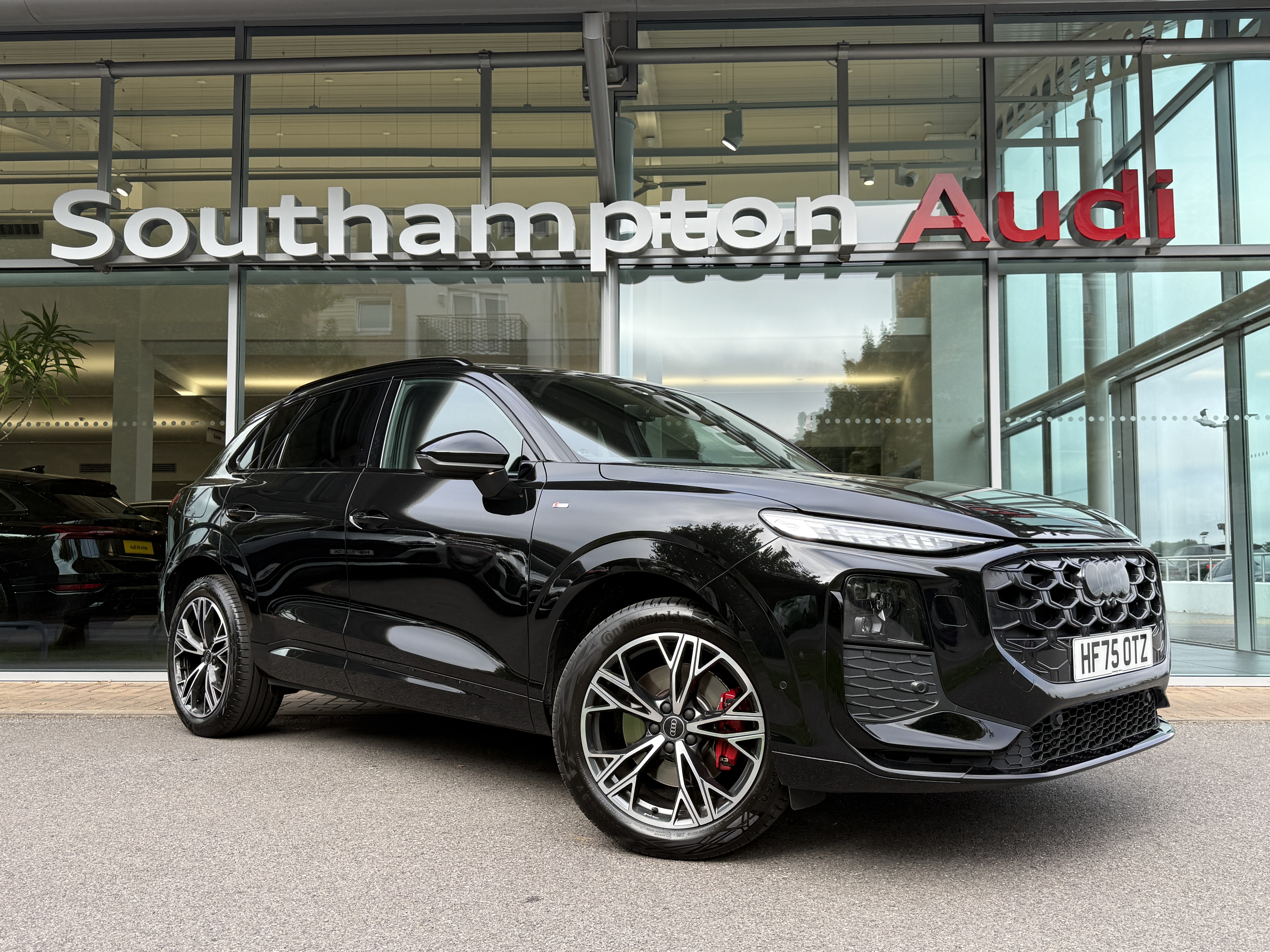 Main listing image - Audi Q3