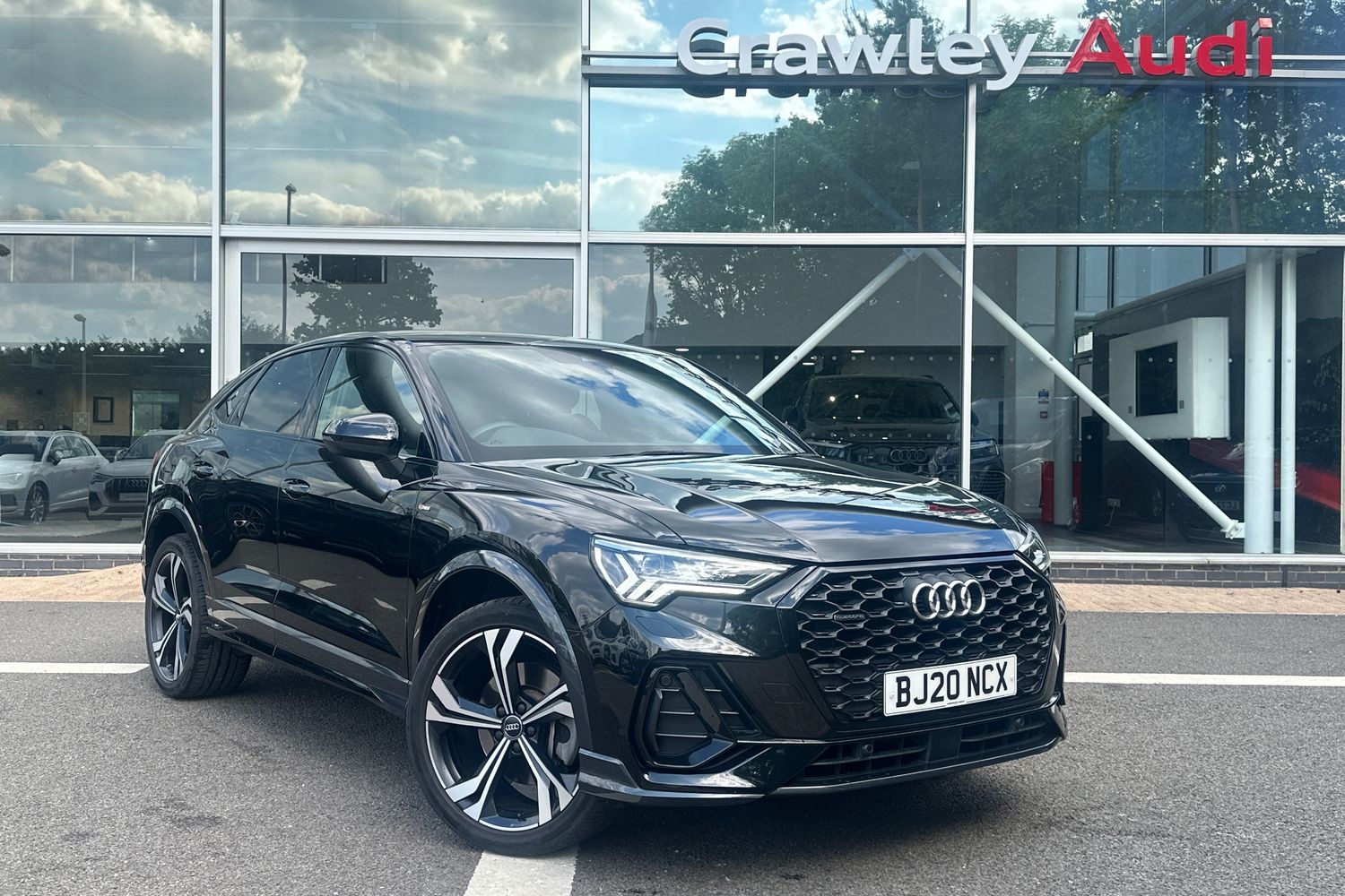Main listing image - Audi Q3