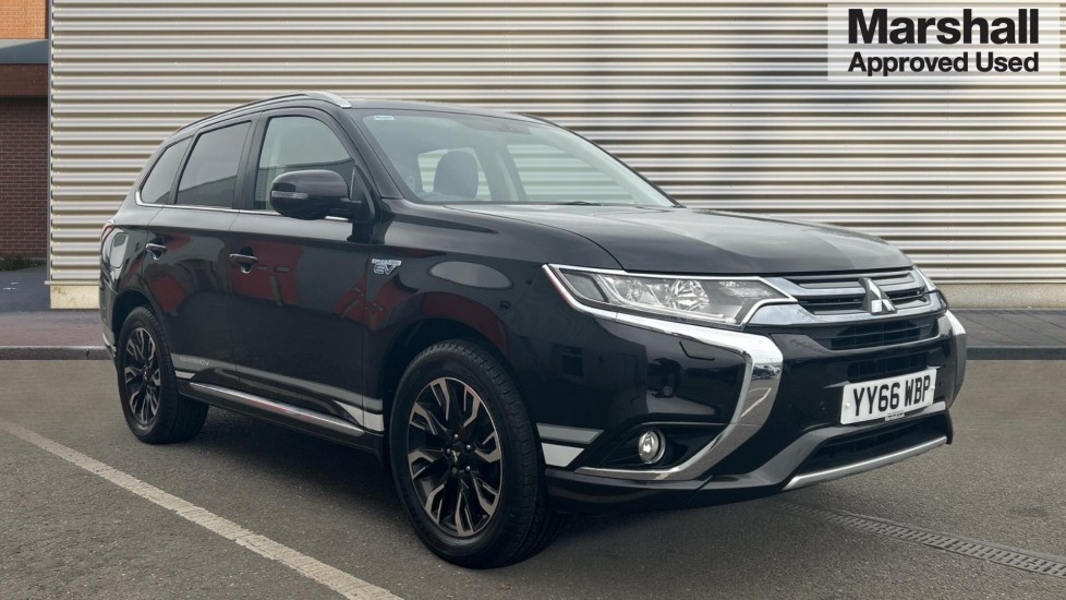 Main listing image - Mitsubishi Outlander