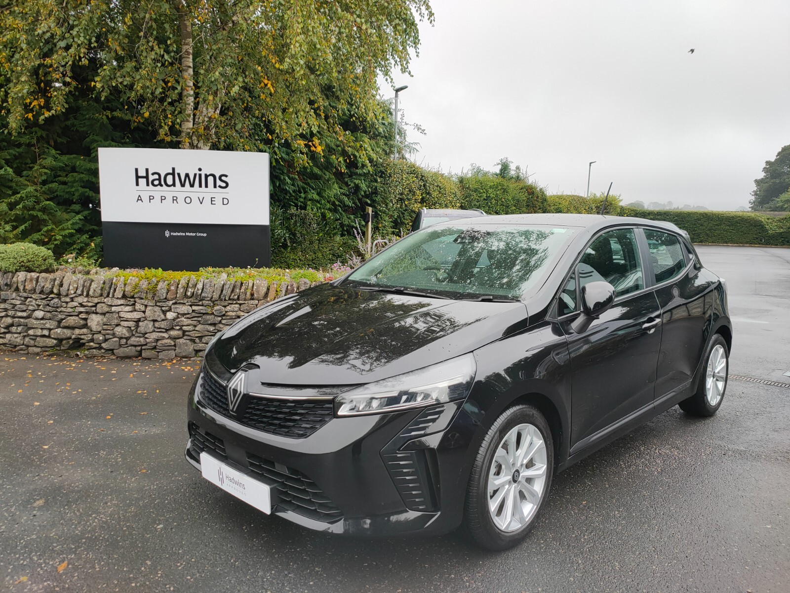 Main listing image - Renault Clio